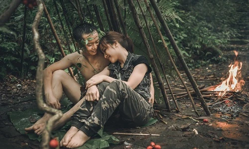 Ly kỳ chuyện tình yêu của người rừng và nữ phượt thủ