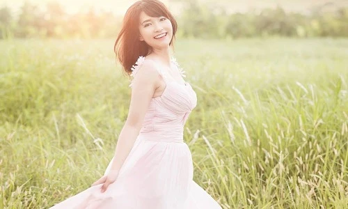 Vẻ đẹp thuần khiết của tân Hoa khôi ĐH Quốc gia