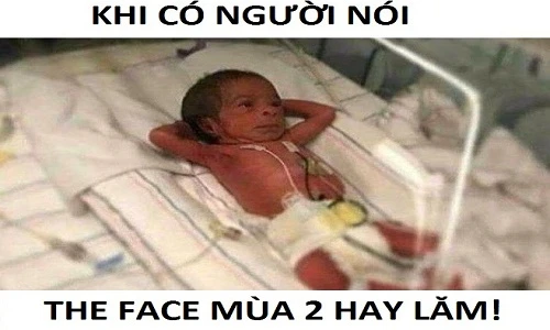 Bé sơ sinh có dáng nằm siêu "ngầu" thành hiện tượng mạng