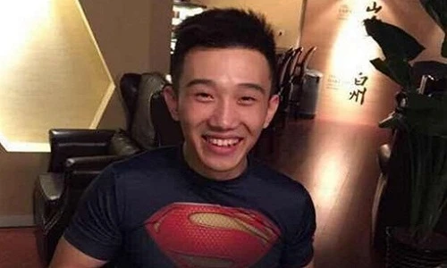 Game thủ mải "yêu" với bạn gái khiến đồng đội gặp họa