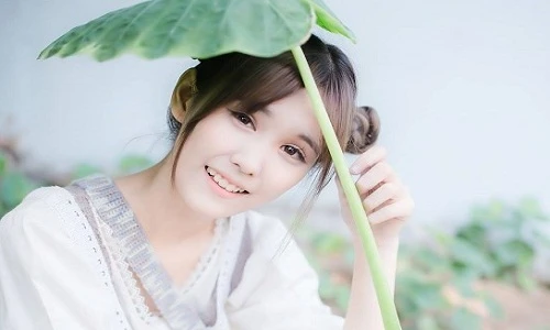 Vẻ đẹp trong veo như bước ra từ truyện tranh của nữ sinh Sài thành