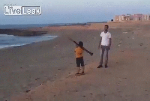 Thot tim canh bo day con ban sung chong tang