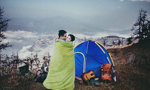 Cặp đôi công sở đưa nhau đi trốn, chụp ảnh cưới lung linh