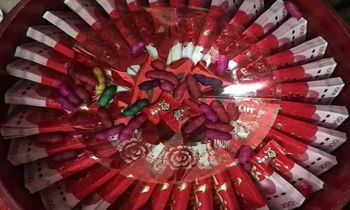 Được cầu hôn bằng tiền tỷ, cô gái TQ lập tức gật đầu