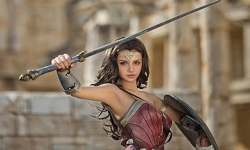 Gái xinh hóa thân thành Wonder Woman đẹp không kém bản gốc