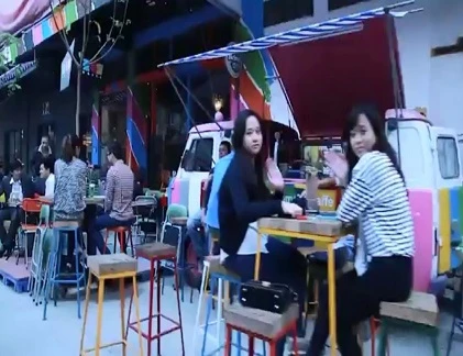 Giới trẻ tạm biệt Zone 9 trong clip của Giáo sư Xoay