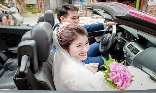 Xôn xao đám cưới sang chảnh rước dâu bằng gần 100 ôtô 