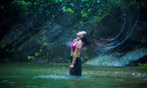 Thác Khe Kèm - dải lụa trắng giữa đại ngàn