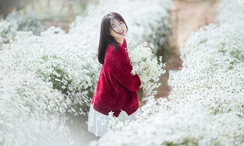 Hot girl Kiều Trinh lại gây thương nhớ khi chụp cúc họa mi