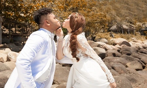 Ảnh cưới vui nhộn của Vinh Râu FAPtv và bạn gái xinh đẹp