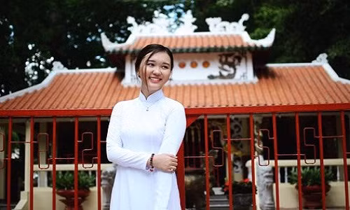 Tài sắc nữ du học sinh Việt được TT Obama tặng bằng khen