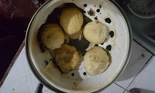 Gái đoảng hấp bánh cháy cả nồi khiến dân mạng "cười rơi răng"