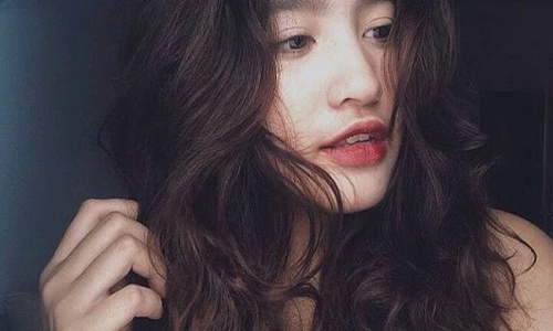 Nữ sinh Việt lai Ấn môi dày gợi cảm đến khó cưỡng