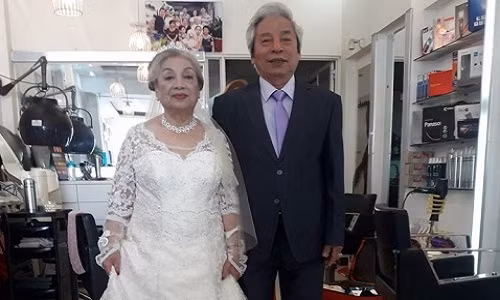 Cặp đôi U80 Hải Phòng làm đám cưới kim cương gây sốt