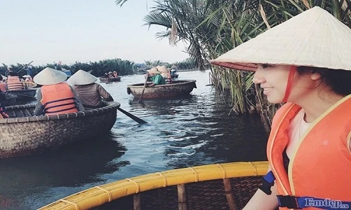 Chèo thuyền, “cưỡi nước” điệu nghệ ở miền Tây trong lòng Hội An