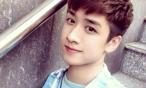 Hot boy Đà Lạt đẹp trai được ví “Bạch mã hoàng tử“
