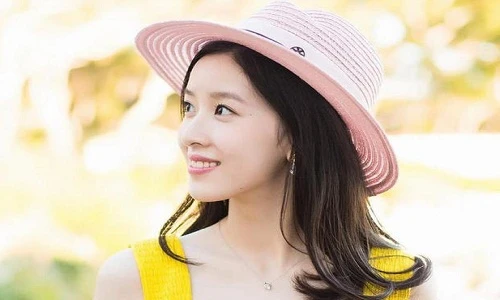 Từ "hot girl trà sữa” trở thành nữ tỷ phú trẻ nhất TQ