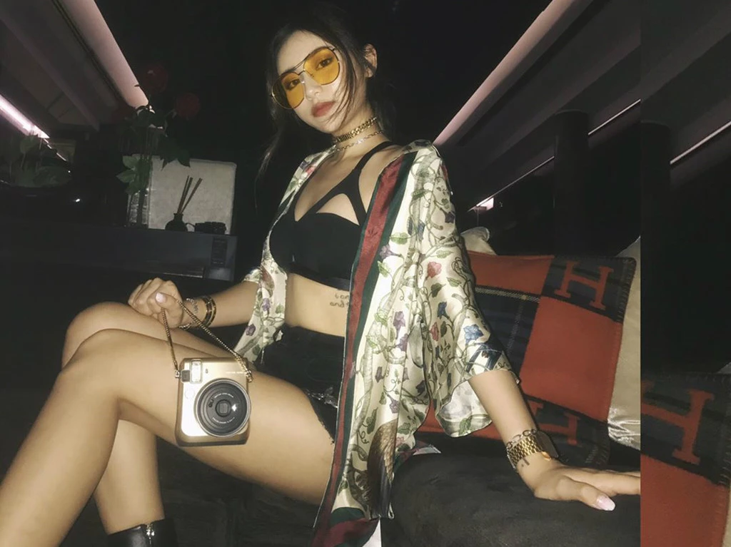 Cuộc sống của cô gái có mẹ là “bà trùm” túi Hermes