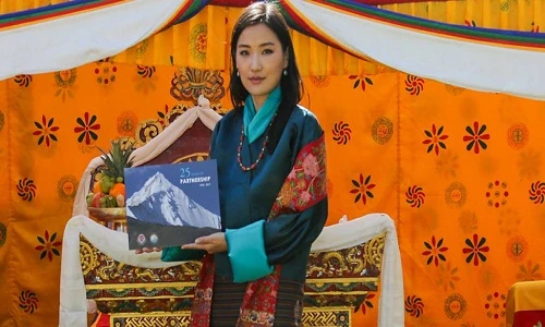 Nữ hoàng trẻ nhất thế giới lên ngôi khi mới 21 tuổi