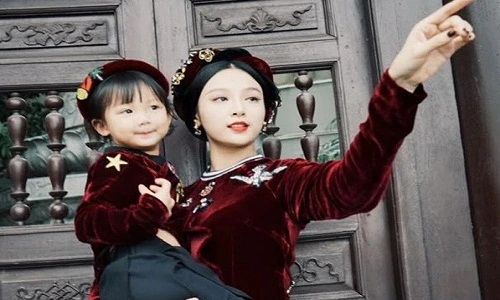 Hot girl Huyền Baby đang mang thai lần 2?