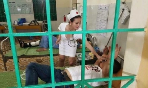 Sự thật về hai “nữ y tá” gợi cảm gây sốt mạng Việt
