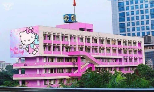 Thực hư tin một loạt trường đại học ở HN phủ sơn hồng