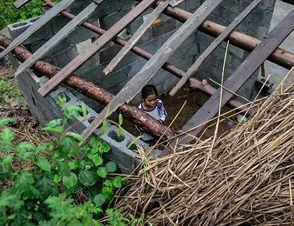 Cảm phục cô bé “Cười để sống”