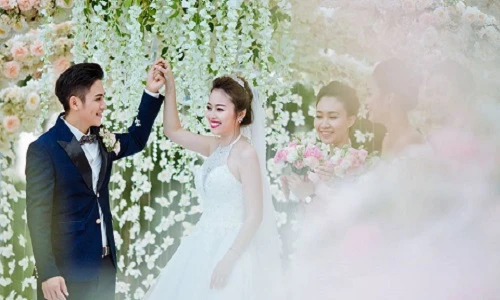 Hot boy phát thanh viên bất ngờ cưới bà mẹ đơn thân?