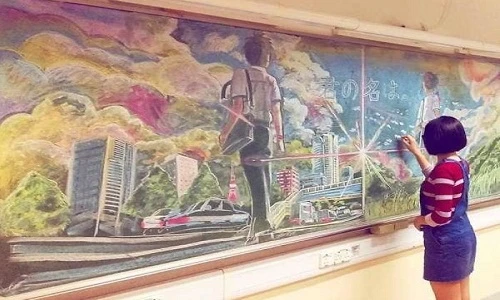 Học sinh Hong Kong vẽ tranh trên bảng đẹp đến từng chi tiết
