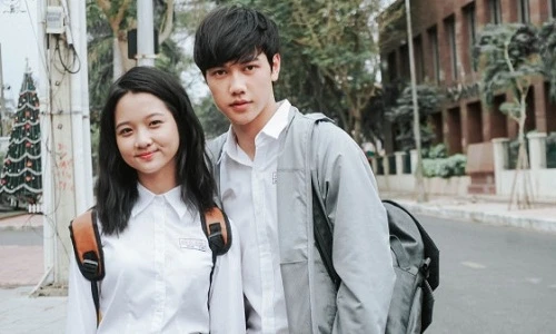 Bé Mận "Tôi thấy hoa vàng trên cỏ xanh" đã thành thiếu nữ xinh đẹp