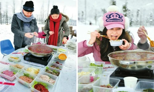 Giới trẻ Trung Quốc rủ nhau lên núi tuyết ăn lẩu 