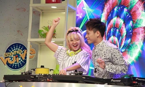 Trưởng nhóm nhảy kiêm nữ DJ Hà thành xinh đẹp