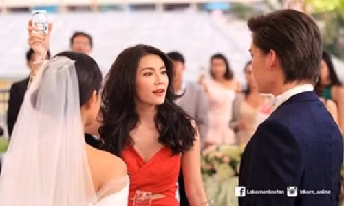 Cô gái xinh đẹp bị bạn thân cướp người yêu là ai?