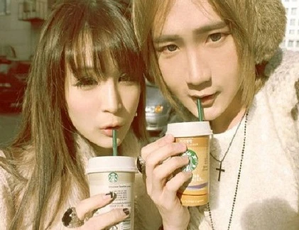 Cặp đôi blogger đẹp long lanh như tranh vẽ