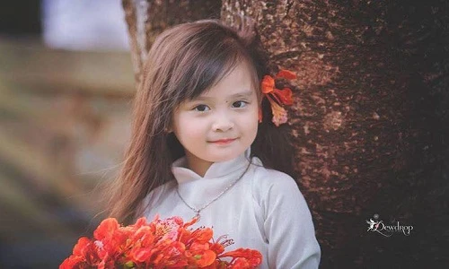 Ảnh "kỷ yếu" đáng yêu của cô nhóc Tuyên Quang nổi tiếng