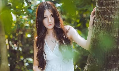 Hot girl 9X Long Xuyên xinh đẹp như búp bê xứ lạ