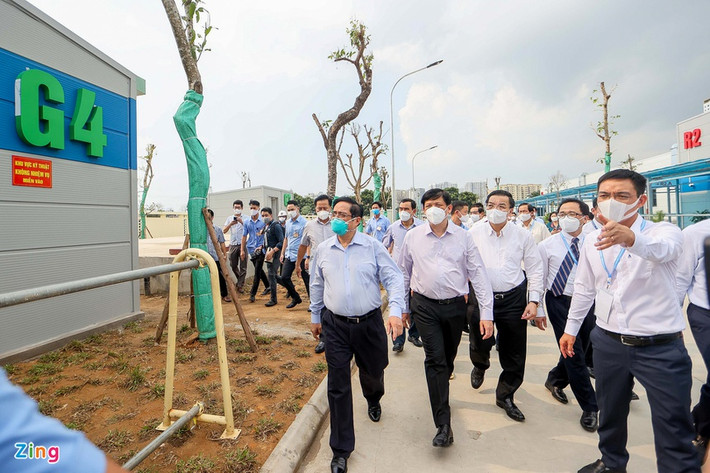 Chiều 31/8, Thủ tướng Phạm Minh Chính cùng đoàn công tác dự lễ khánh thành Bệnh viện điều trị người bệnh mắc COVID-19 tại quận Hoàng Mai (Hà Nội).