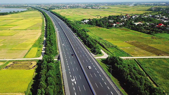 Ngoài ra, trong tháng 12 có số lượng dự án về đích nhiều nhất, điển hình là các dự án thành phần cao tốc Bắc - Nam phía Đông giai đoạn 1 gồm: Mai Sơn - QL45, đoạn Vĩnh Hảo - Phan Thiết, đoạn Phan Thiết - Dầu Giây.