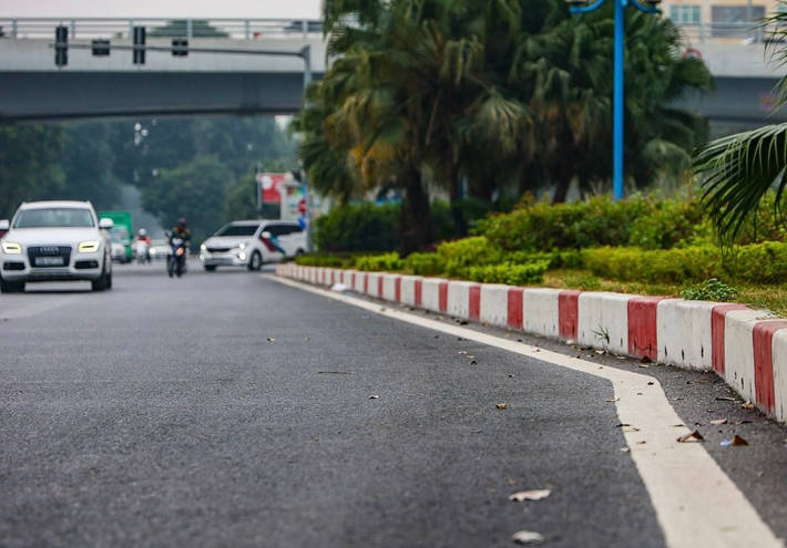 Đường Hoàng Quốc Việt được cho là một trong những tuyến đường lớn của Thủ đô Hà Nội.