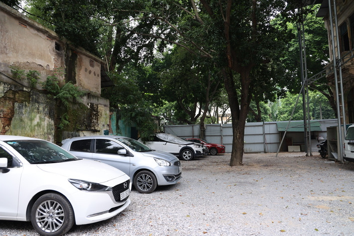 Hàng ngày có hàng chục xe ra vào gửi theo ngày.