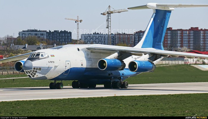 Căn cứ một số thông tin chưa xác nhận, quân đội Azerbaijan nhận được vũ khí này miễn phí, mục đích giúp Israel kiểm tra khả năng chống lại hệ thống phòng không S-300, và có thể cả S-400 nếu Yerevan yêu cầu nhận được tổ hợp này từ Nga.
