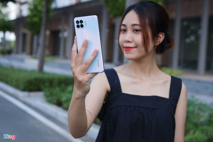 Thiết kế hiện đại, màu sắc thời trang cùng hệ thống 6 camera AI khiến Oppo A93 trở thành model nổi bật trong phân khúc smartphone trên dưới 7 triệu đồng. Chiếc máy như được Oppo “đo ni đóng giày” dành cho gen Z, giúp giới trẻ thoả sức sáng tạo những hình ảnh, thước phim ấn tượng.