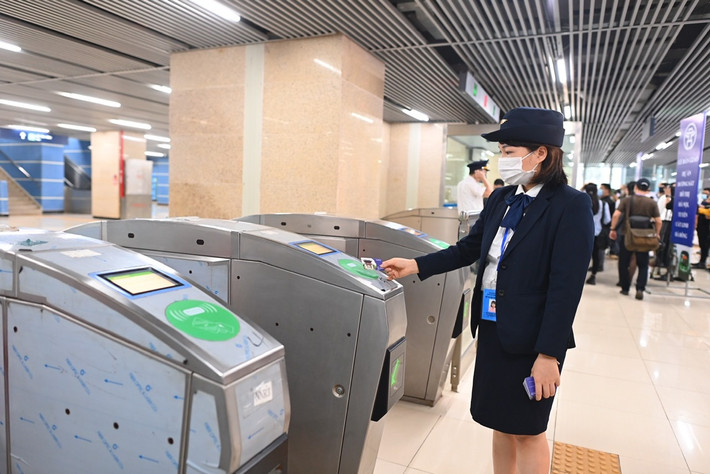 Dự án đường sắt Cát Linh - Hà Đông được Bộ GTVT phê duyệt đầu tư vào tháng 10/2008 với tổng mức đầu tư hơn 8.700 tỷ đồng. Quá trình thực hiện, dự án đội vốn lên hơn 18.000 tỷ đồng.