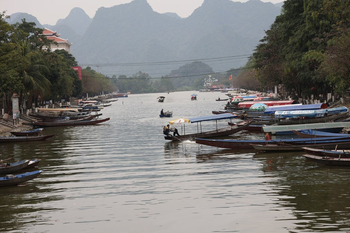 UBND TP Hà Nội cũng đã đồng ý và giao Sở Văn hoá Thể thao chủ trì, phối hợp Sở Y tế hướng dẫn huyện Mỹ Đức thực hiện các biện pháp phòng, chống dịch bệnh COVID-19 đảm bảo đúng hướng dẫn của Trung ương và Thành phố.
