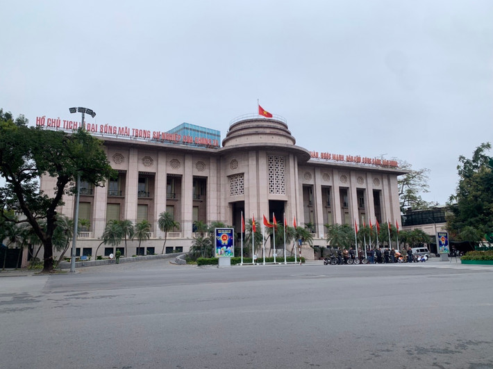 Sáng nay (mùng 1 Tết Nhâm Dần), đường phố Hà Nội vắng vẻ lạ thường.