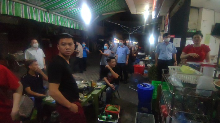 Tại tất cả các điểm đoàn kiểm tra, đại diện CATP đã yêu cầu lực lượng công an cơ sở, CAQ có mặt làm rõ, xử lý nghiêm các vi phạm.