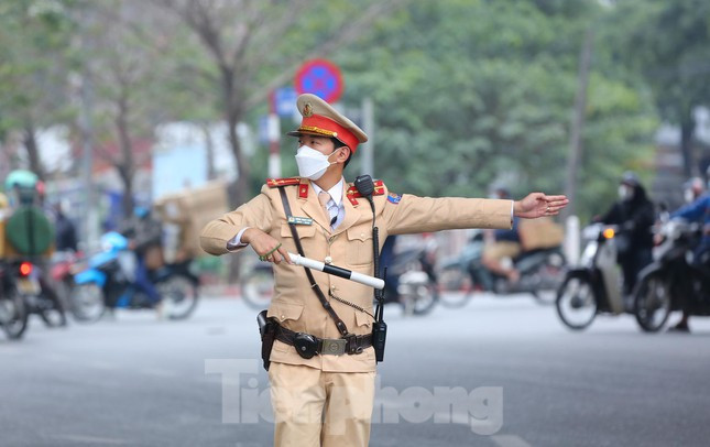 Lực lượng CSGT không phải căng mình ra phân luồng từ xa vất vả như những năm trước.