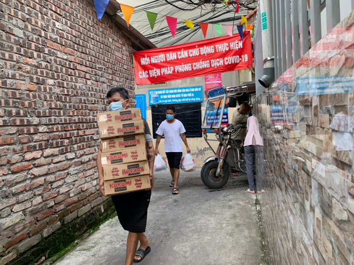 Được biết, trước khi đợt dịch lần thứ 4 bùng phát “xóm chạy thận” có khoảng hơn 130 người cùng là bệnh nhân điều trị lâu dài sinh sống.