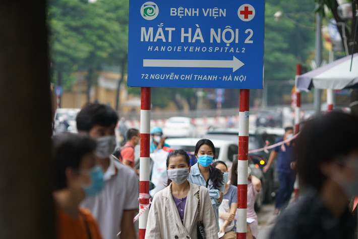 Bệnh viện Mắt Hà Nội 2 (72 Nguyễn Chí Thanh, Đống Đa) được cho là một trong những điểm tiêm vắc xin sạch đẹp bậc nhất Hà Nội hiện nay.