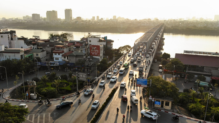 Được biết, cầu có 11 khe co giãn, trước đây 8 khe co giãn đã được sửa chữa song vẫn còn 3 khe chưa được sửa gồm T4, T7 và T8A.